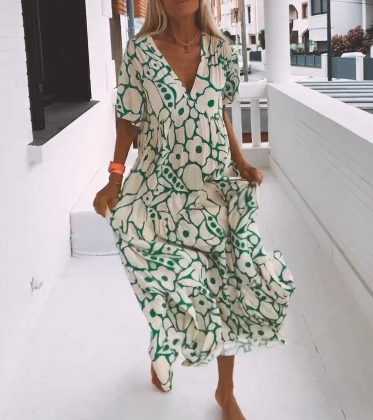 Juni | Ibiza-style Dress with Bohemian Floral Print