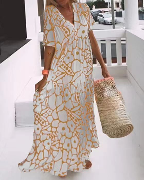 Juni | Ibiza-style Dress with Bohemian Floral Print
